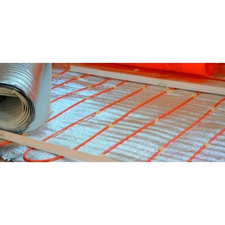 Укладка термоизоляционной подложки с разметкой