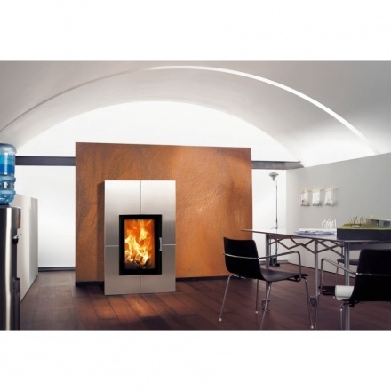 Каминная топка Austroflamm 65x51 K распашная дверца, радиальное стекло